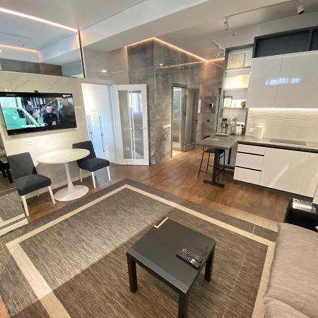 Rentnow Modern Lux Apartment In Centre Kisinyov Kültér fotó