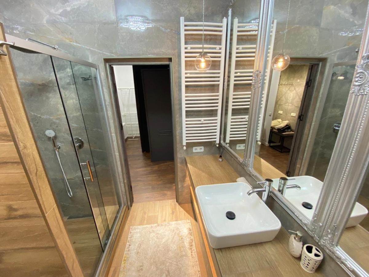 Rentnow Modern Lux Apartment In Centre Kisinyov Kültér fotó
