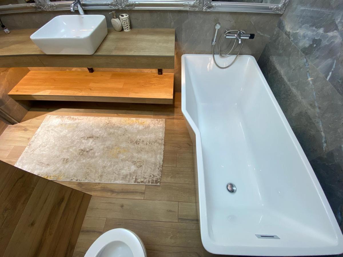 Rentnow Modern Lux Apartment In Centre Kisinyov Kültér fotó