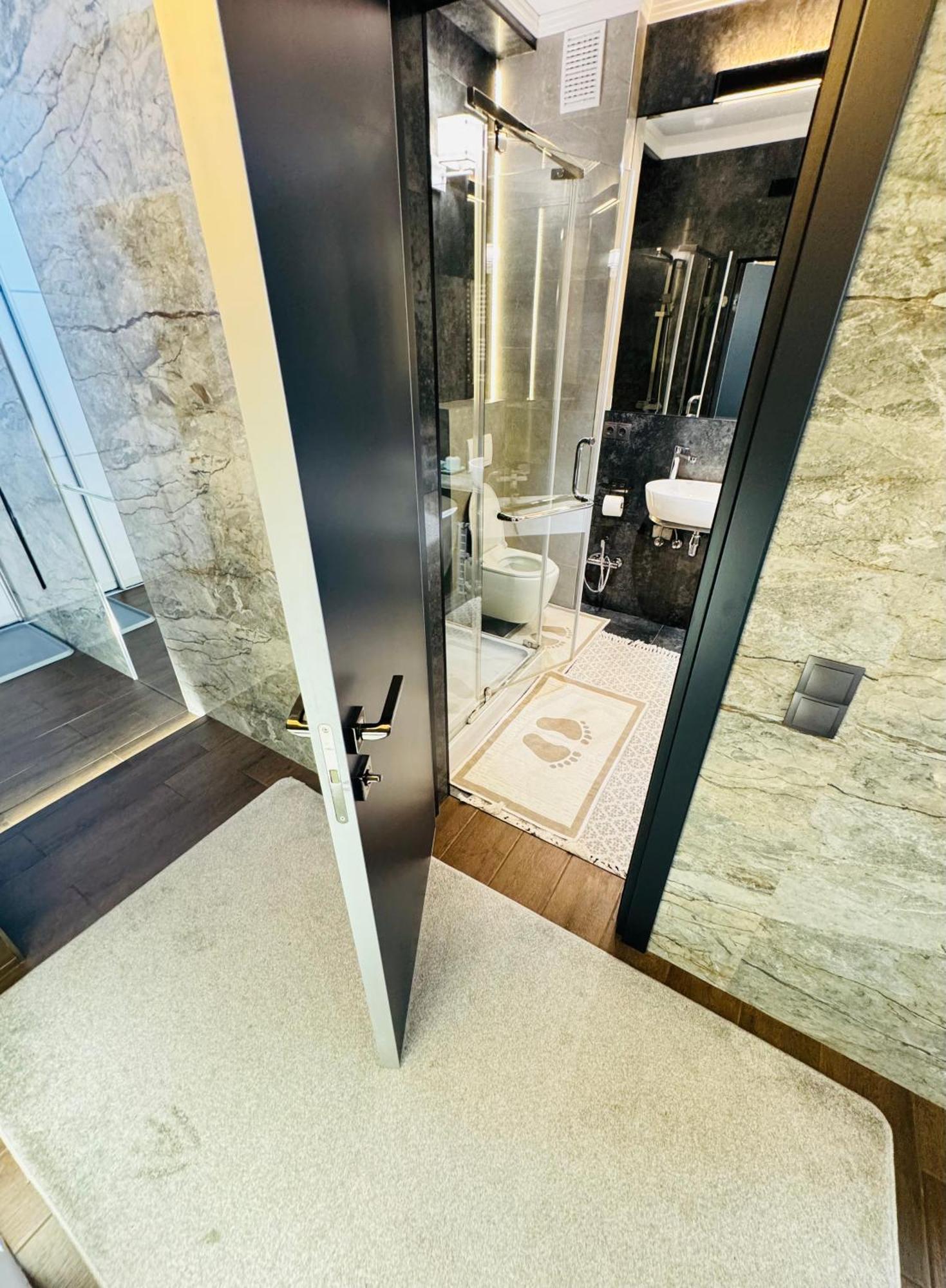 Rentnow Modern Lux Apartment In Centre Kisinyov Kültér fotó