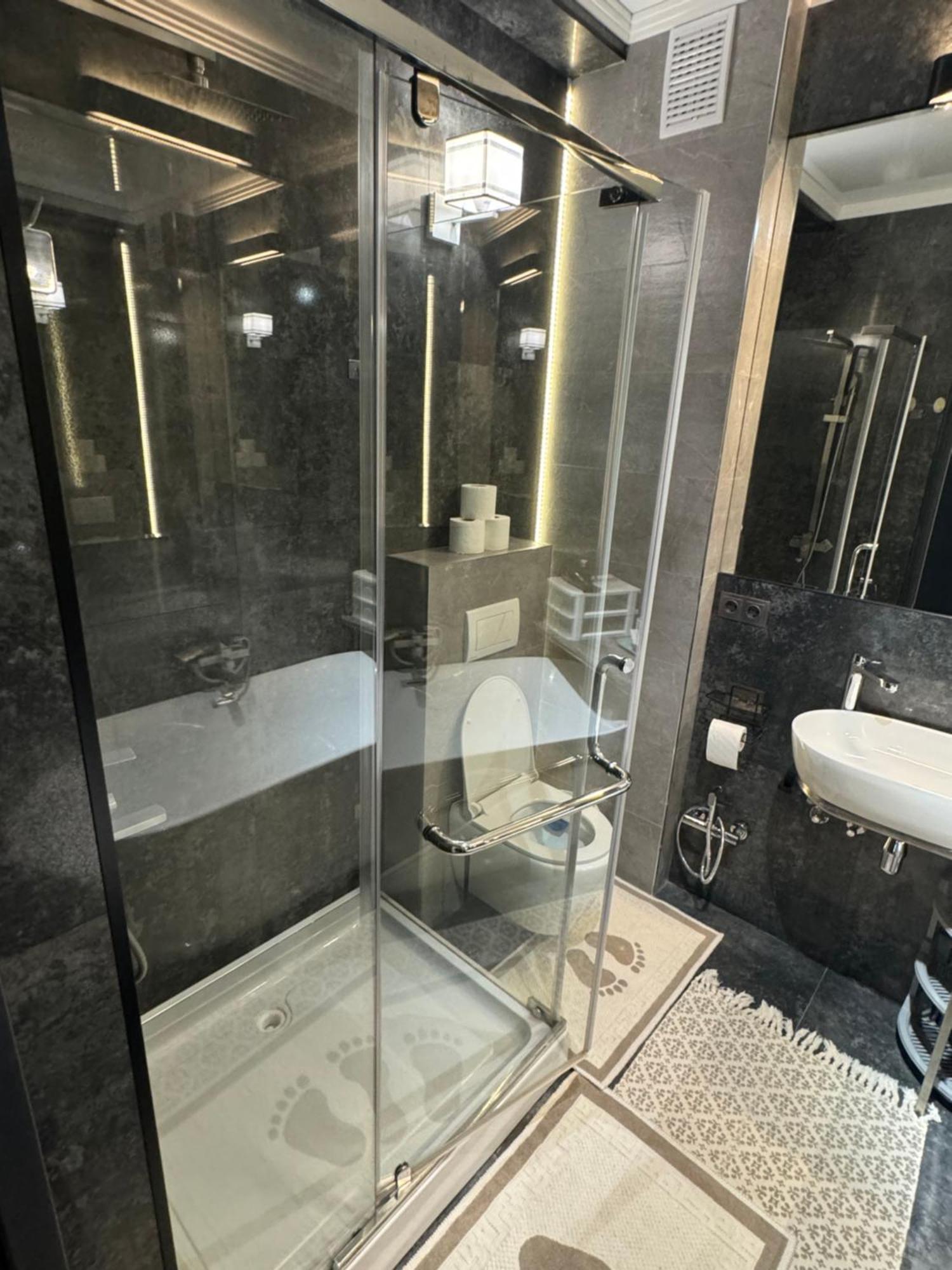 Rentnow Modern Lux Apartment In Centre Kisinyov Kültér fotó