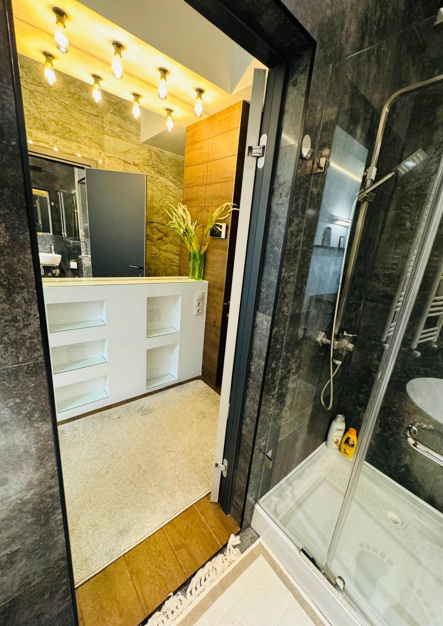 Rentnow Modern Lux Apartment In Centre Kisinyov Kültér fotó